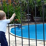 Защита вашего бассейна от детей