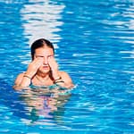 Безопасное плавание: понимание аллергии на воду и ее профилактика в бассейне
